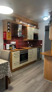 Kemi Cozy Corner, a Stylish Two-Story Apartment - FREE PARKING & WiFi - 7