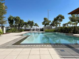 Al Reem Skyline 1BR - Stylish Luxe Retreat - 6