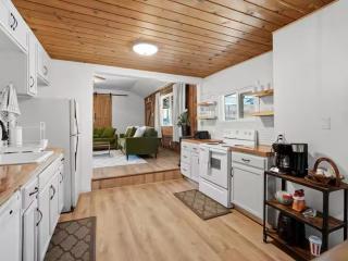 Stylish Woodland Cabin w Private Hot Tub & Patio - 2