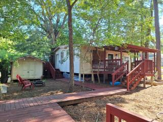Renovated Canal Cottage Spa Shower and Boat Ramp - 6