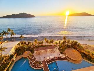 Luxury Ocean View Condo | Camino al Mar - 5