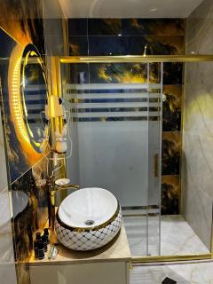 Old Cafe boutique Hotel - 4