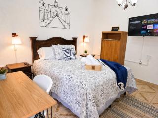 Estudio Queen con parqueo por Candelaria y vista espectacular a volcanes - 2