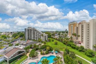 Couples Getaway Fireworks View Studio with Private Terrace - 7