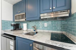 Couples Getaway Fireworks View Studio with Private Terrace - 4