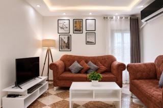 Three-On Homes - Modern 3BR Apartment in Giza near the pyramids - 0