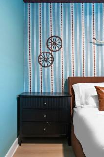 Trendy 1BR Sleeps 4 with Free Parking - 7
