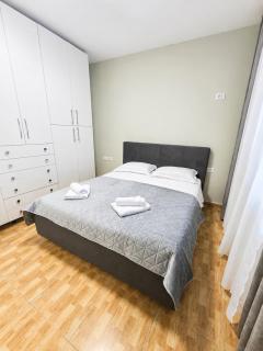 Central Tirana, Balcony, Lift, Sleeps 4 - 4