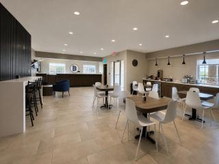 BridgePointe Inn & Suites by BPhotels, Lincoln I-80 & 27th St - 3