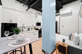 Modern Downtown Stay Near Top Attractions - 5