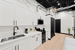 Modern Downtown Stay Near Top Attractions - 9