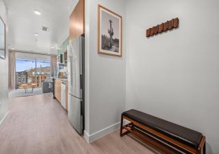 Luxe SLC Downtown Stay Pool Sauna Parking Views - 1