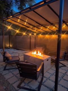The Ember Blackwood Retreat (Hot tub & Fire Pit) - 9