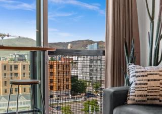 Luxe SLC Downtown Stay Pool Sauna Parking Views - 5