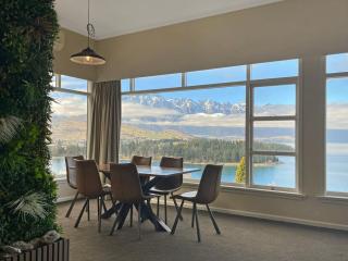 The BIGGEST & BEST VIEWS 3 Bedrooms WALK To Town - 9