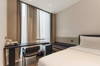 Atour Light Hotel Zhenping Road Metro Station Putuo District, SHANGHAI - 1