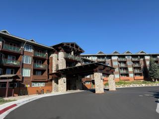 Juniper Springs Resort - Luxury Mountain Lodge with Panoramic Views - 0
