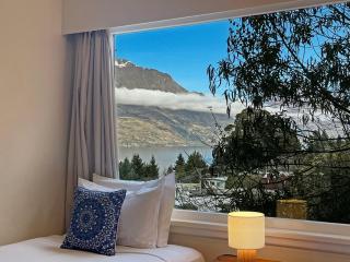 The BIGGEST & BEST VIEWS 3 Bedrooms WALK To Town - 8