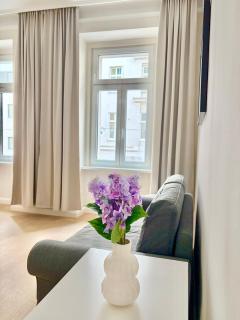 Premium Renovated Central Apartment - 0