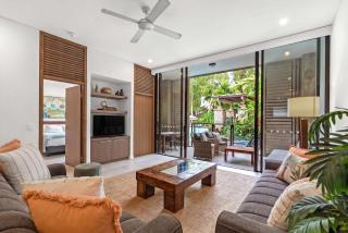 Sensational Swim Out - Resort Living by the Sea - 1