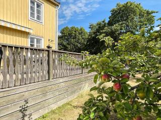 10 person holiday home in MARIANNELUND - 1