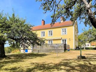 10 person holiday home in MARIANNELUND - 0