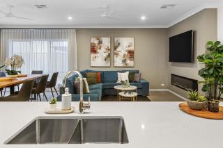 Villa Port Hughes - Luxury 4 Bedroom Home in Port Hughes - 2