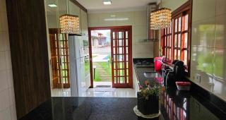 Casa Com Piscina e Hidro Bem Localizada - 4