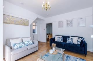 3BR Near York Centre, Free Parking & WiFi - 0