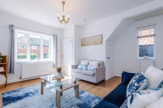 3BR Near York Centre, Free Parking & WiFi - 4