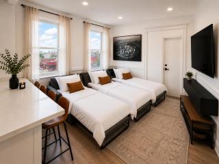 Luxury Family Apartment Sleeps 11 Manhattan Views 20 Min to Times Square - 2