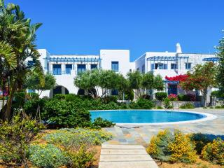 Sanders Paros Gardens - Molos Parou - 8