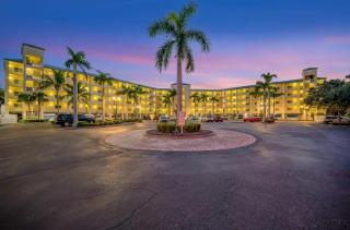 Bayview Oceanside Condo with Pool and Private Balcony - 5