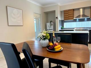 Regents Park Private 2BR Retreat Ground Floor - 4