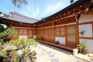 Happiness Full Hanok Guesthouse - 8