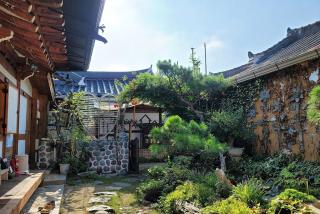Happiness Full Hanok Guesthouse - 1