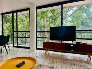FAST WIFI, Beautiful PH steps away from Masaryk - 6