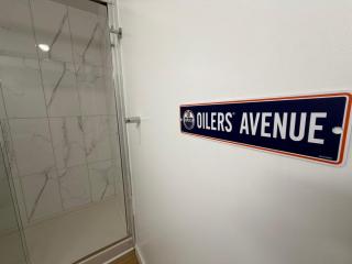 Oilers Room DT Rogers 5 min - 6