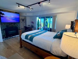 Cozy Ocean View Retreat - 1