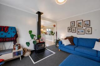 Comfortable Room in our Peaceful Family Home - 8