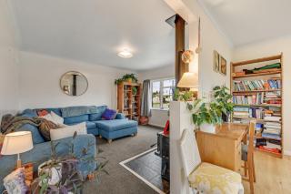 Comfortable Room in our Peaceful Family Home - 6