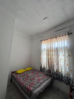 The Golden Fields Guest House - 8