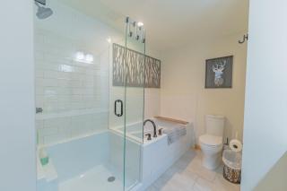 Spring Creek Corner Condo by Canadian Rockies Vacation Rentals - 1