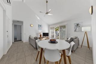 7 Pelican Beach Resort - 9