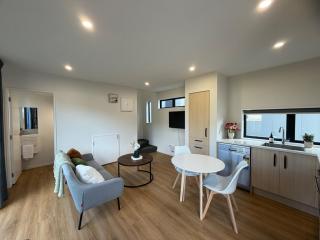 Te Kaha Stay - Sleeps 3 - 0