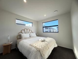 Te Kaha Stay - Sleeps 3 - 9