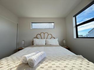 Te Kaha Stay - Sleeps 3 - 7