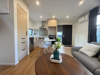 Te Kaha Stay - Sleeps 3 - 4