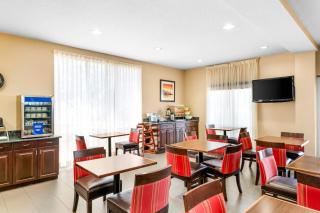 Comfort Suites Orlando International Airport - 6