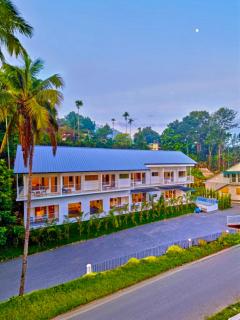 Ice Cliff Pool Resort in Munnar by VOYE HOMES - 0